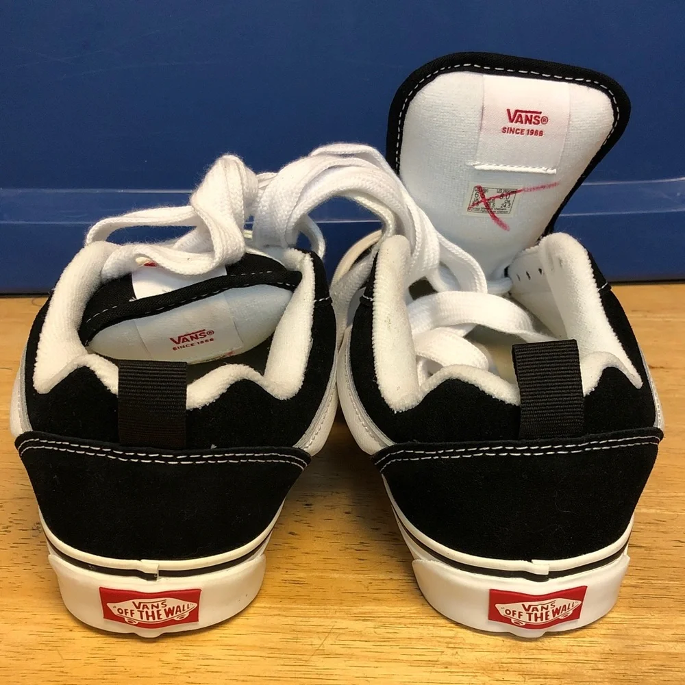 Vans Black & White Old Skool Men’s Sz 6.5 Women’s Sz 8